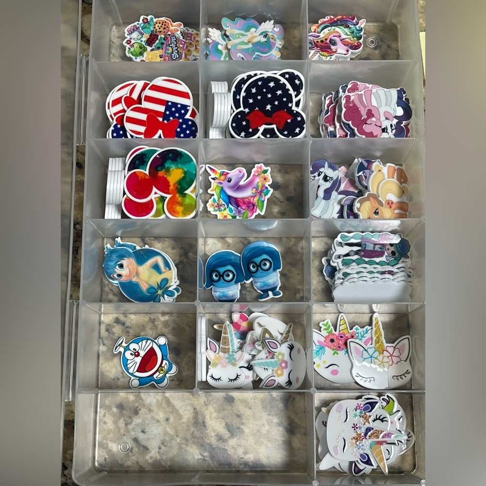 New 150 piece flatback craft bundle plus organization case